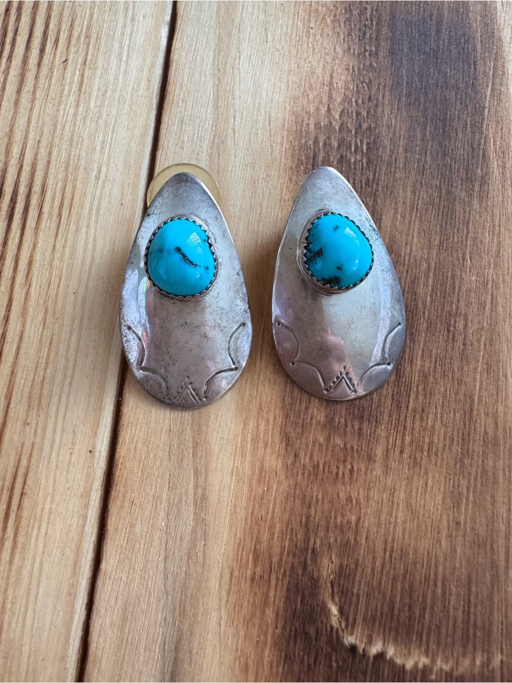 Vtg Zuni Turquoise Stone Sterling Silver Teardrop Earrings